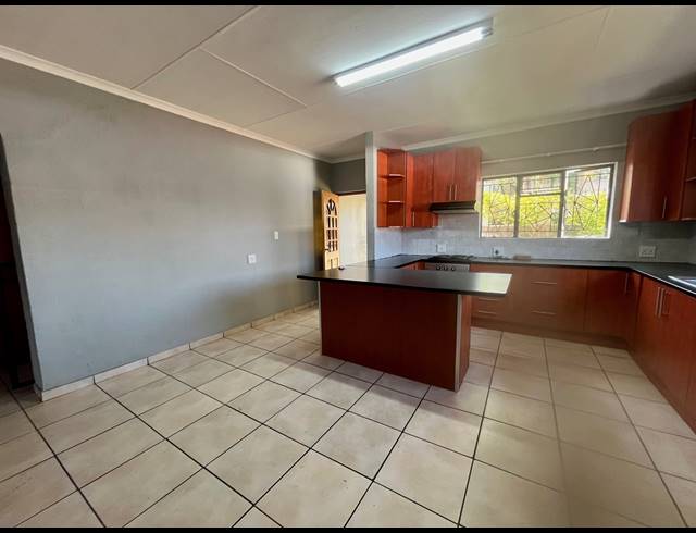 3 BEDROOM HOUSE TO LET IN STONEHENGE